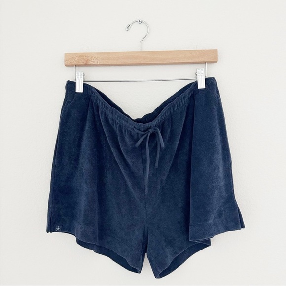 Barefoot Dreams Malibu Beach Collection Cozy Terry Navy Blue Shorts Size Small - Picture 1 of 4